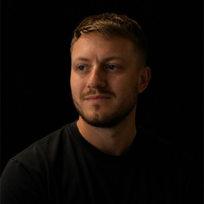 Portrait de Louis Poulain, développeur web freelance